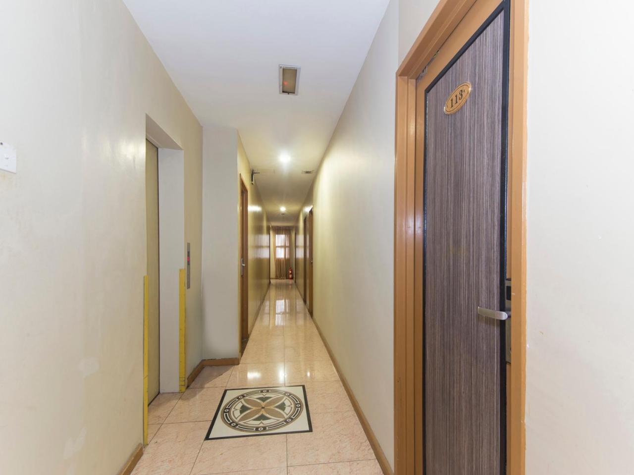 Oyo 422 Hotel Reno Kuala Lumpur Luaran gambar