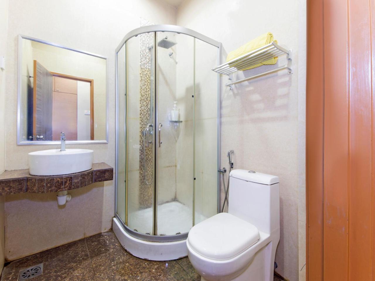 Oyo 422 Hotel Reno Kuala Lumpur Luaran gambar