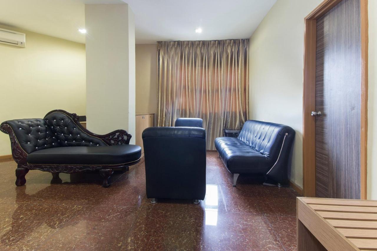Oyo 422 Hotel Reno Kuala Lumpur Luaran gambar